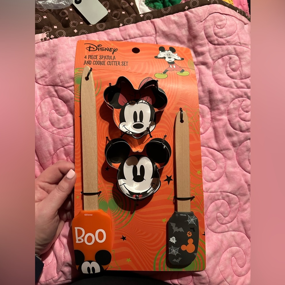 Disney Mickey and Minnie Cookie Cutter and Spatula set